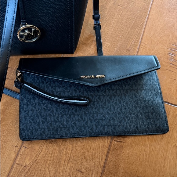 Michael Kors Black Tote and Clutch Set - Picture 3 of 8